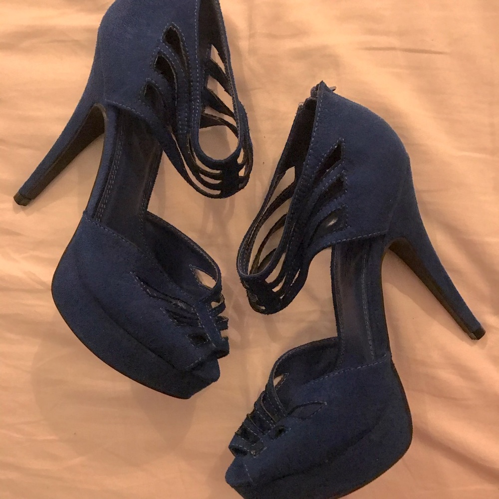 Size 6, never worn, Royal Blue